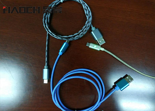 USB插头模具  数据线模具样品.jpg